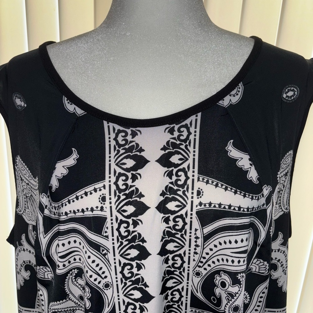 Black and White Patterned Sleeveless Top